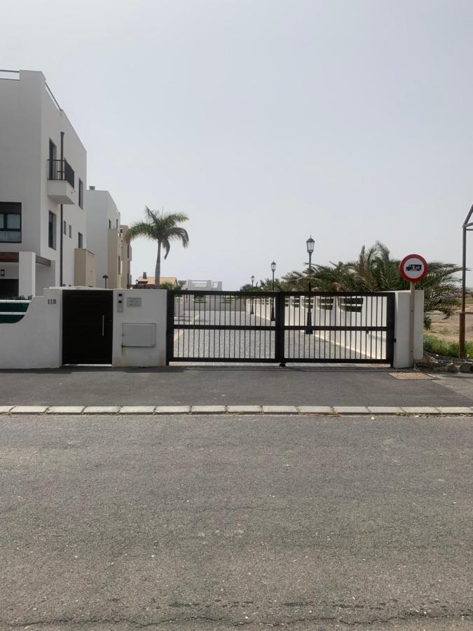 Appartamento Sunny Luxury With Two Great Sunny - Level Terraces, Two Swimming Pools, In A New Complex Pueblo Majorero, Close To Fuerteventura Golf Club, Next To The , Atlantico Shopping Mall And Casino In